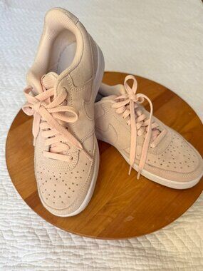 Nike Court Vision Low Pink Suede Sneakers Women’s 6.5  Pastel -- EUC